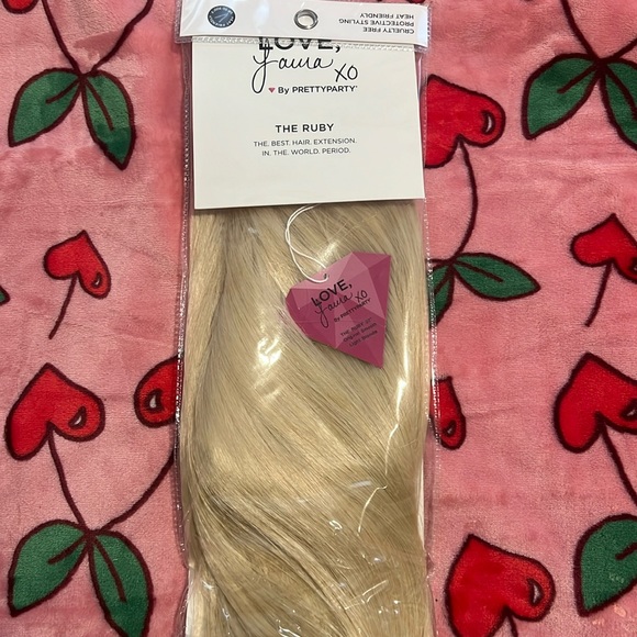 prettyparty Other - Blonde one hair extensions!